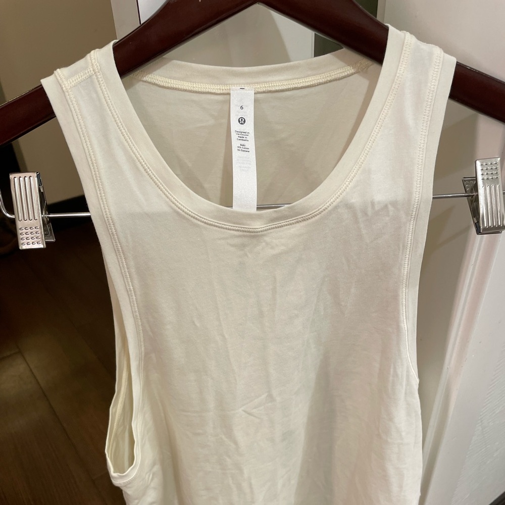 Lululemon tank top